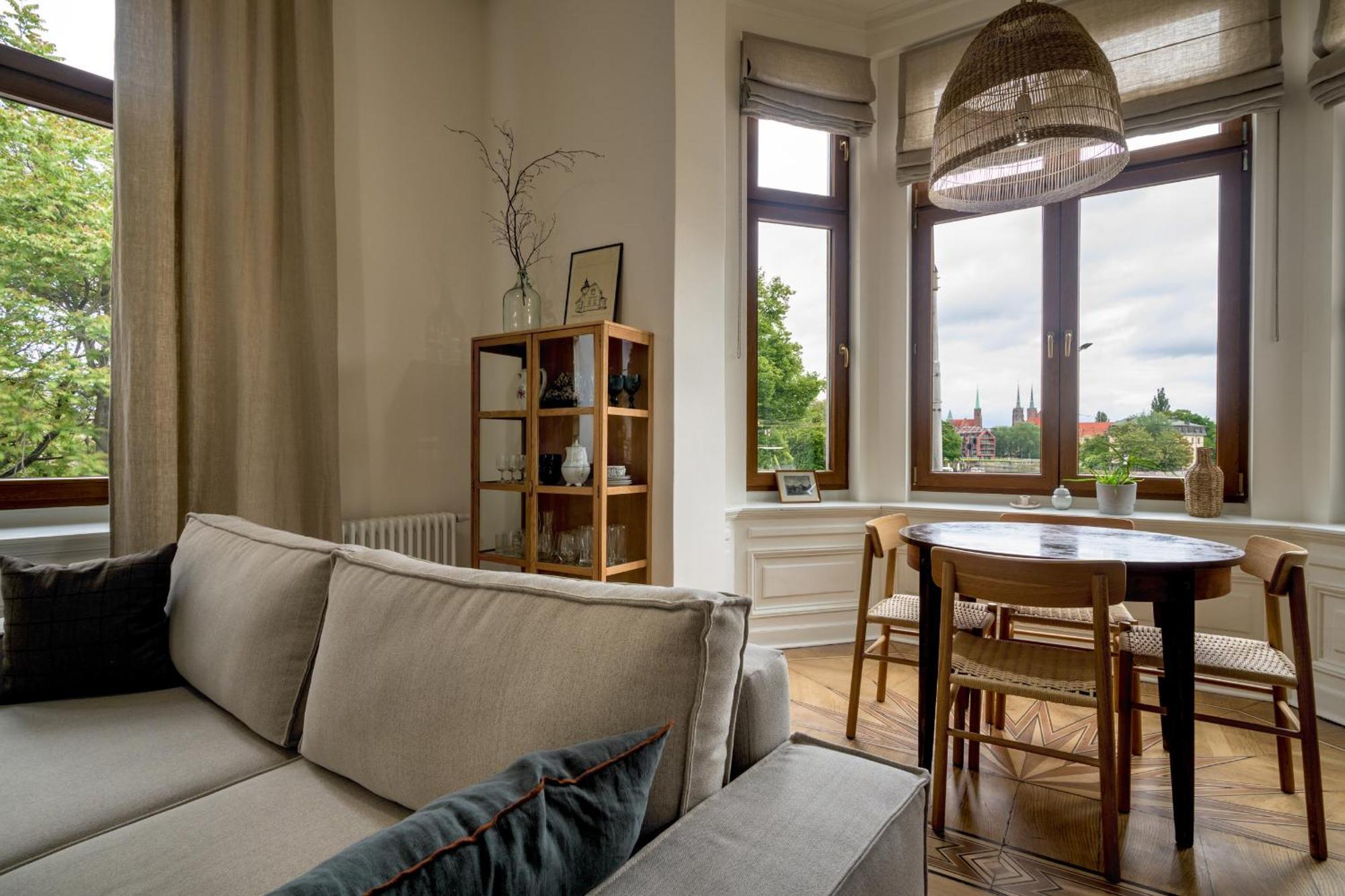 Rentplanet - Cybulskiego Iii Apartment